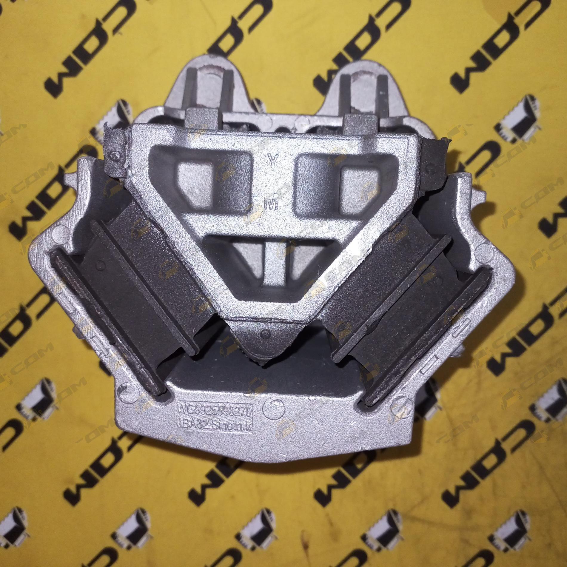 Подушка двигателя передняя HOWO T5G / SITRAK C7H (8X4, 6X4) WG9925590270